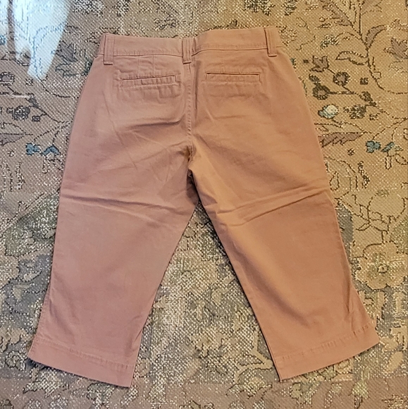 Old Navy Perfect Capris! - Picture 2 of 7